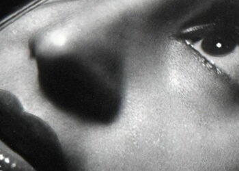 El rostro de Eva Perón y la voz de Tita Merello espejados en  Antígona Vélez de Leopoldo Marechal