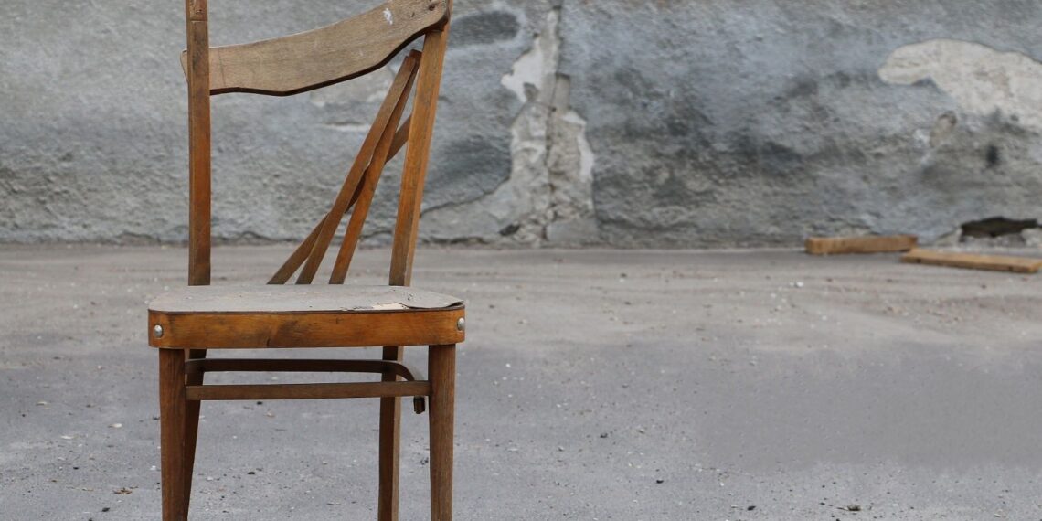 ENTRE LA TRAGEDIA Y LA FARSA