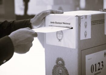 40 AÑOS DE URNAS Y BOLETAS